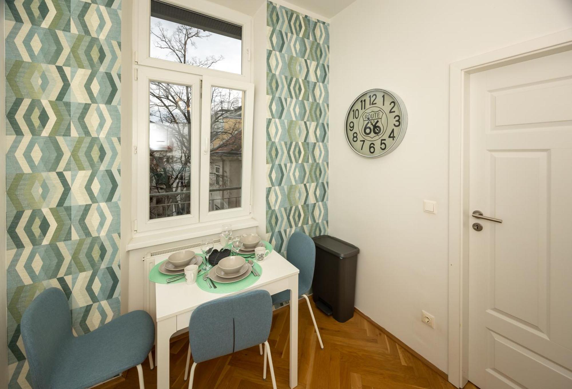 Apartment Delightful 1 Bedroom Near Schoenbrunn And Westbahnhof With Big Porch