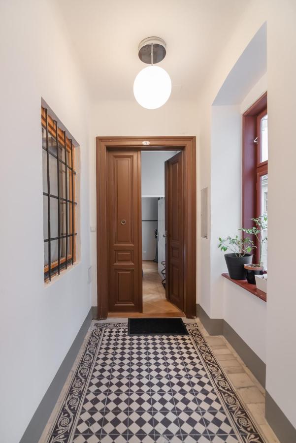Apartment Hochwertiges Mit Direkter Anbindung Zum Zentrum In Hippen Viertel *