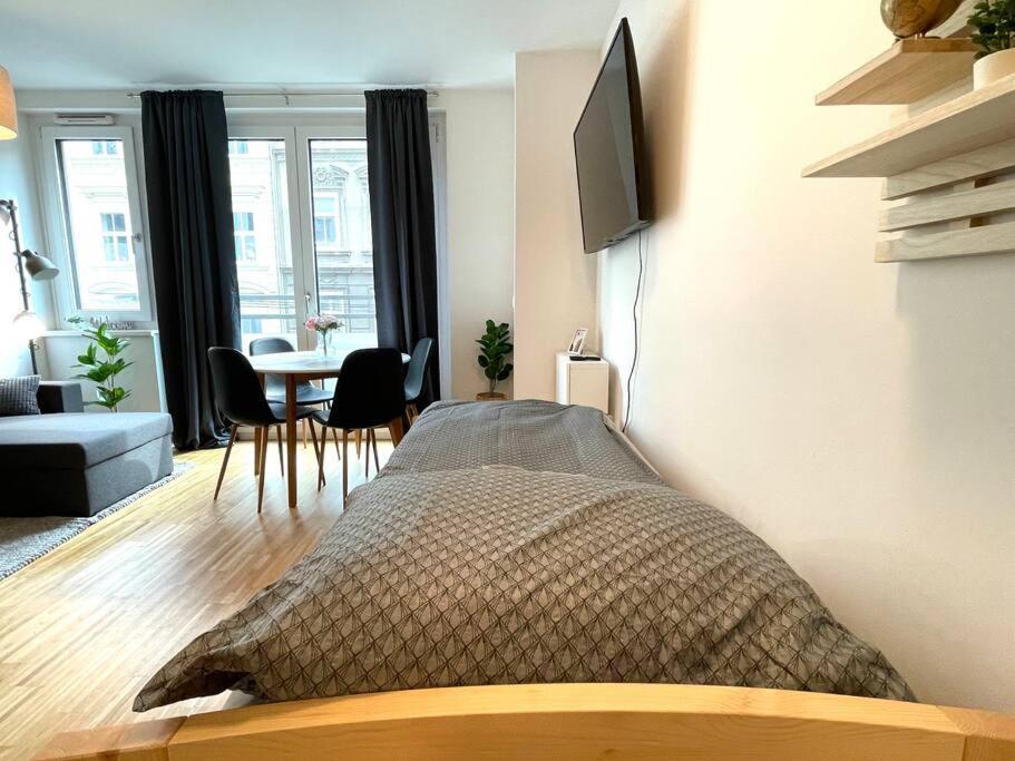 New I Stylish I Modern I Cozy
