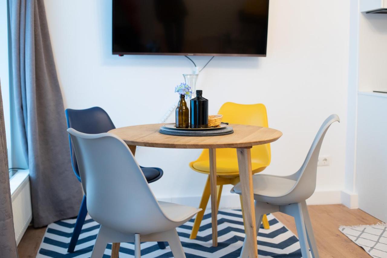 Design With Free Parking Near Schoennbrunn Palace Apartment