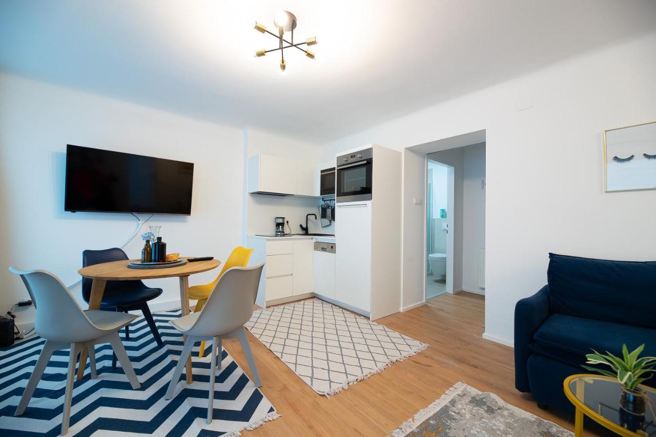 Apartment Design With Free Parking Near Schoennbrunn Palace