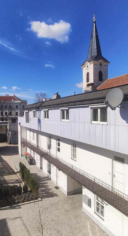 Gemuetliche Zweiraumwohnung In Ruhelage Wien