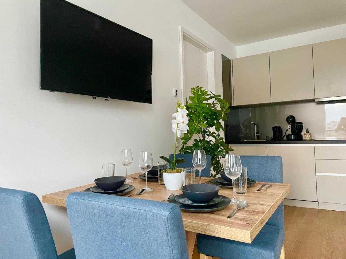 Appartamento Riverfront With Balcony & Ac *