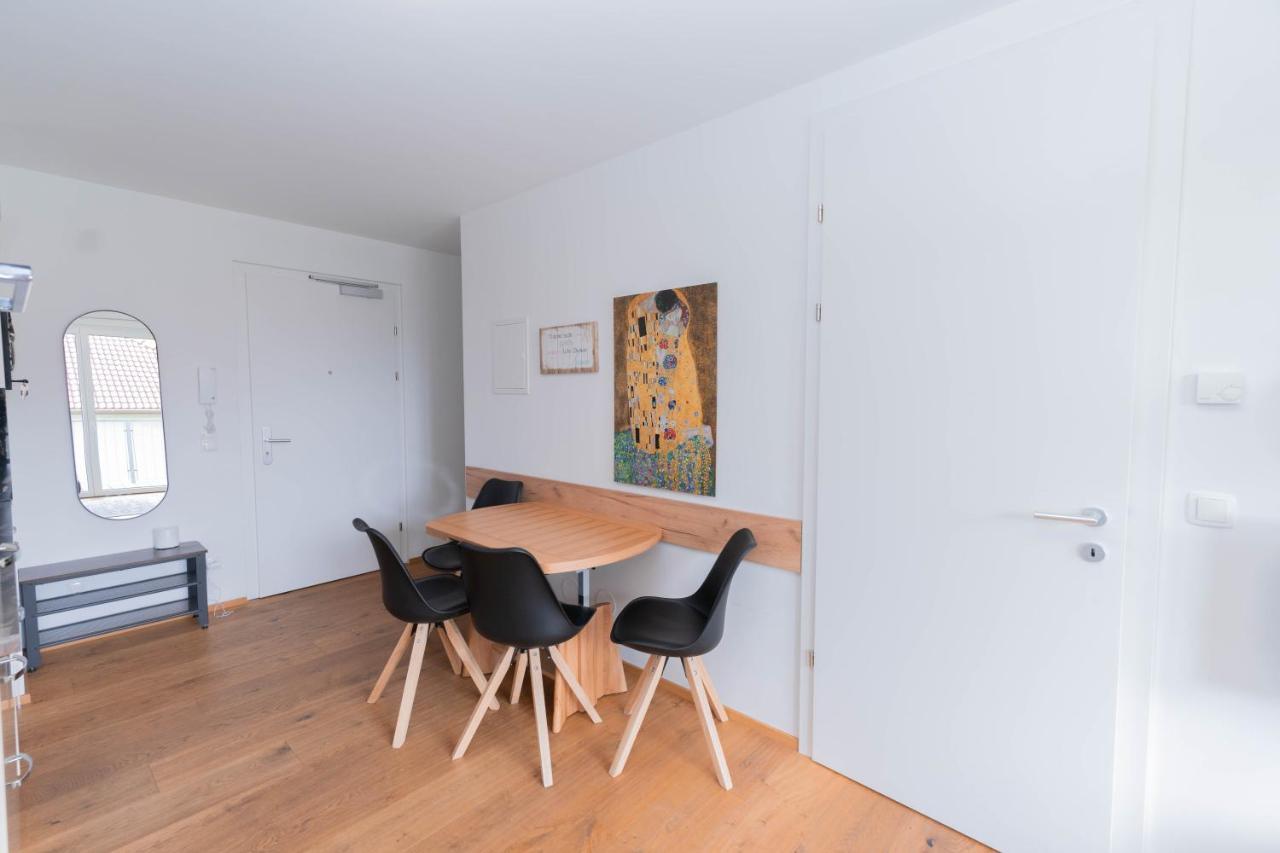 Modern With Private Balcony Near City Center Apartment Vienna
