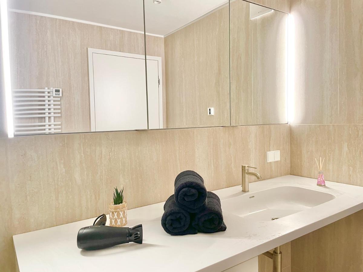 Riverfront With Balcony & Ac Appartamento Vienna