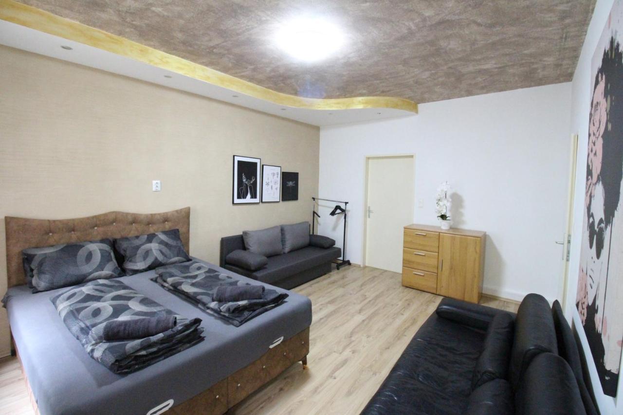 Private Quad Bedroom With Bathroom Rf3