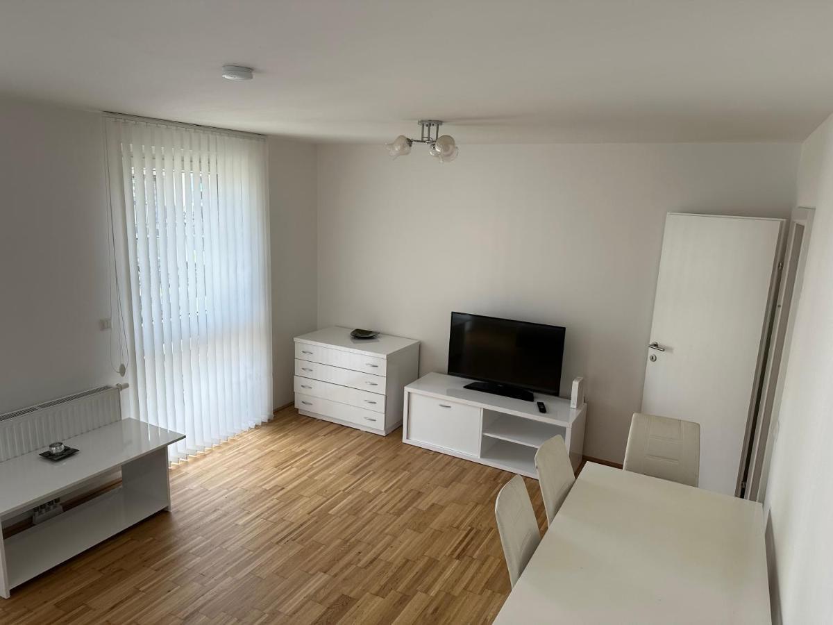 Hauptbahnhof Ferienwohnung Am Park Apartment Wien