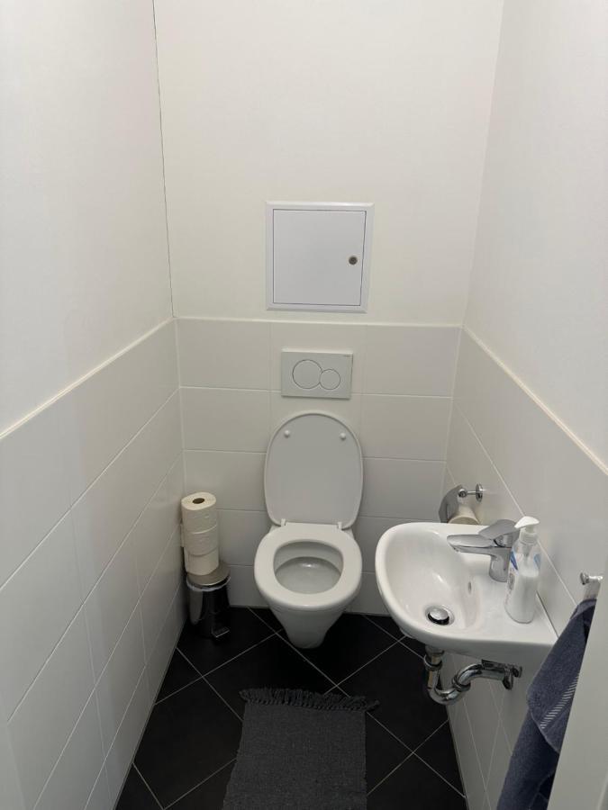 Hauptbahnhof Ferienwohnung Am Park Apartment Wien