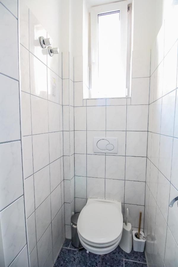 Economic 2sb In Lively Area Apartment