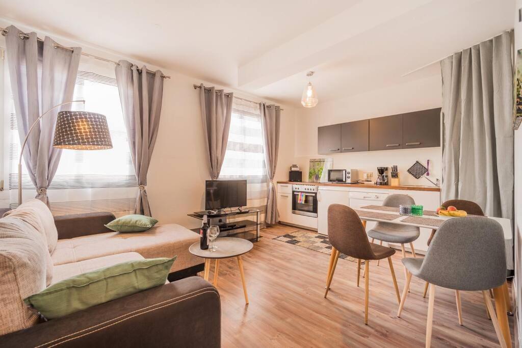 Apartment Location, Near Schoenbrunn *