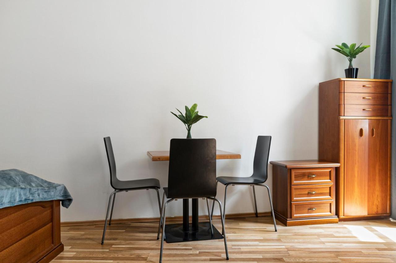 Budget & Friendly 1br Well Connected Apartment *