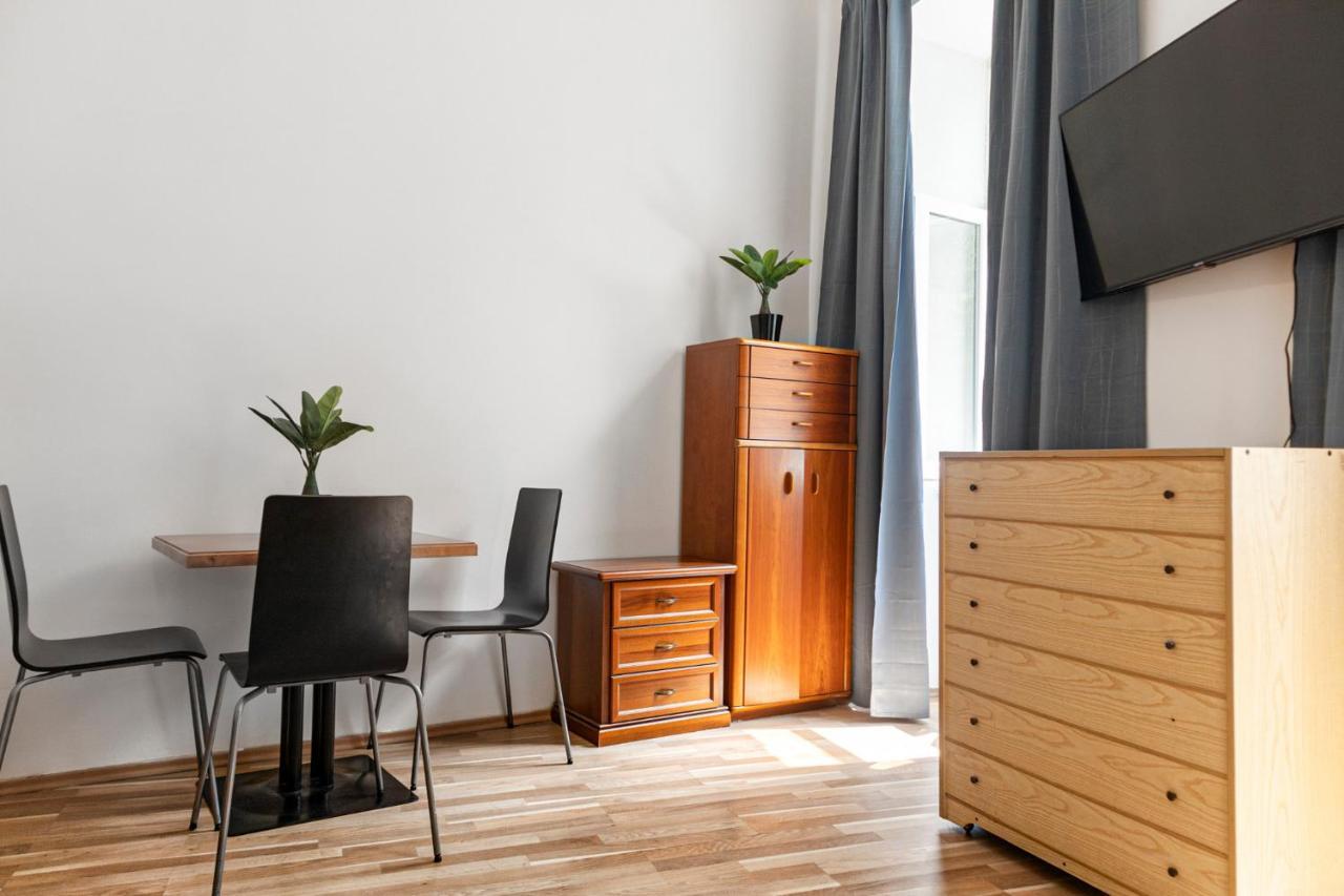 Budget & Friendly 1br Well Connected Apartment *