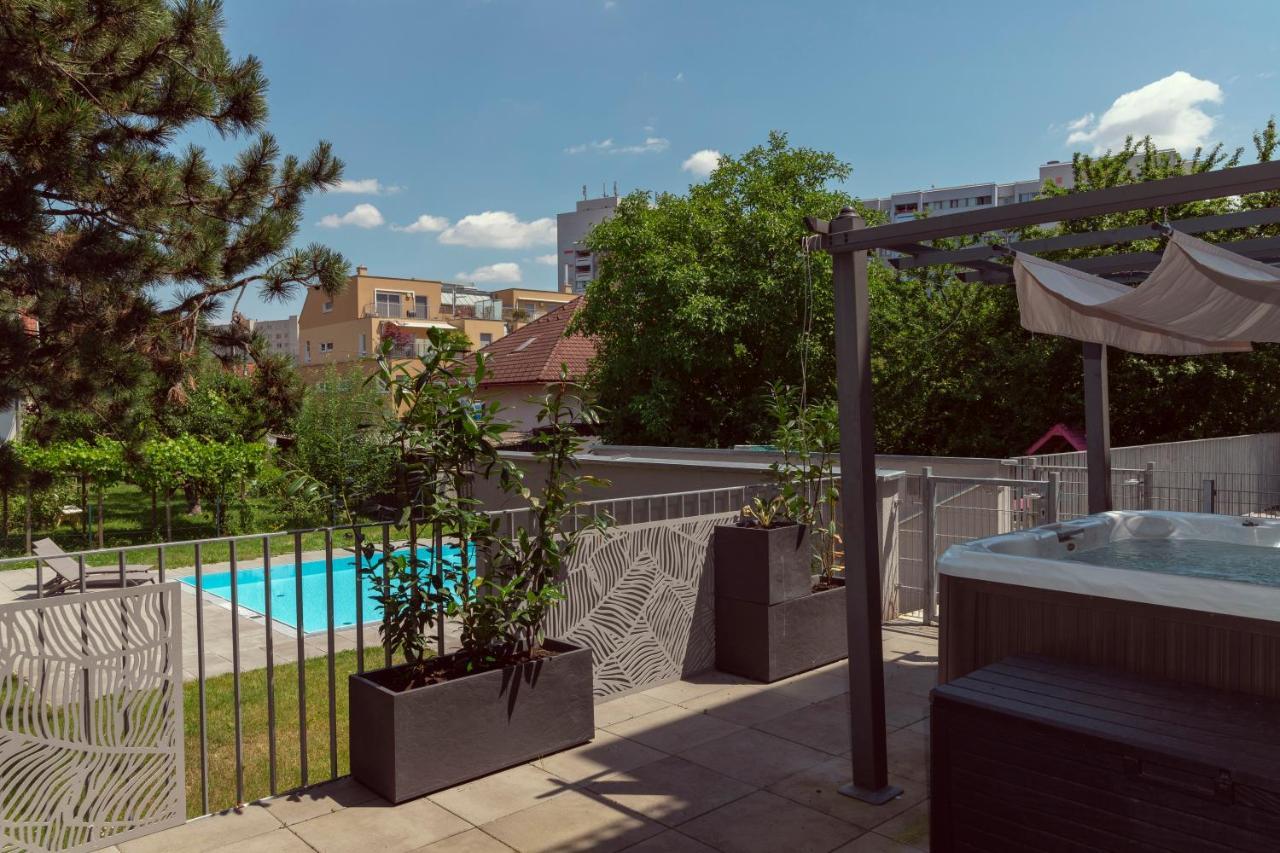 Apartment Pool And Hot Tub - Romantic Hideaway Vienna