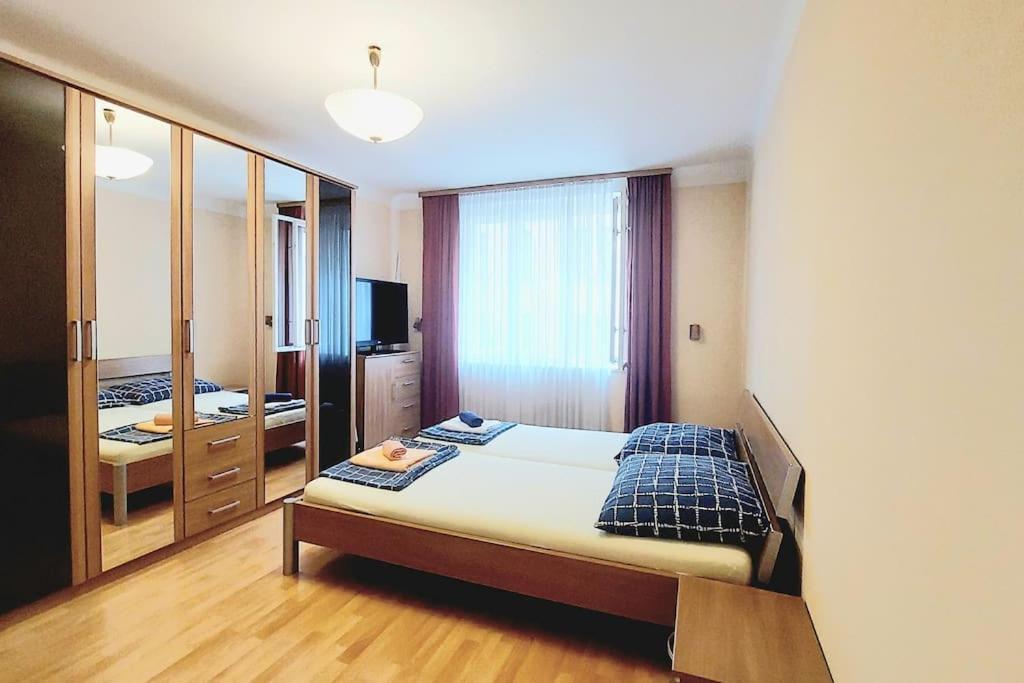 Home4you Apartment *