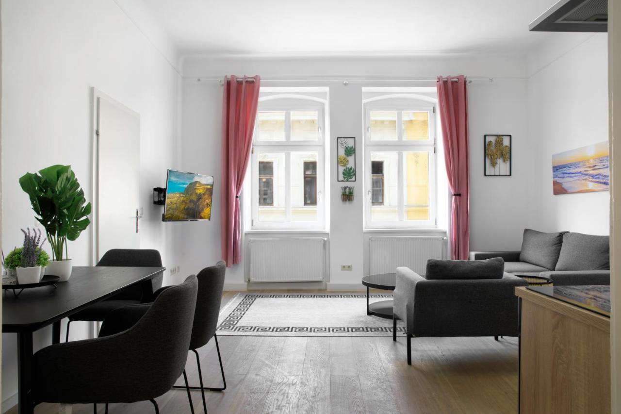 Royal Residences Apartment *