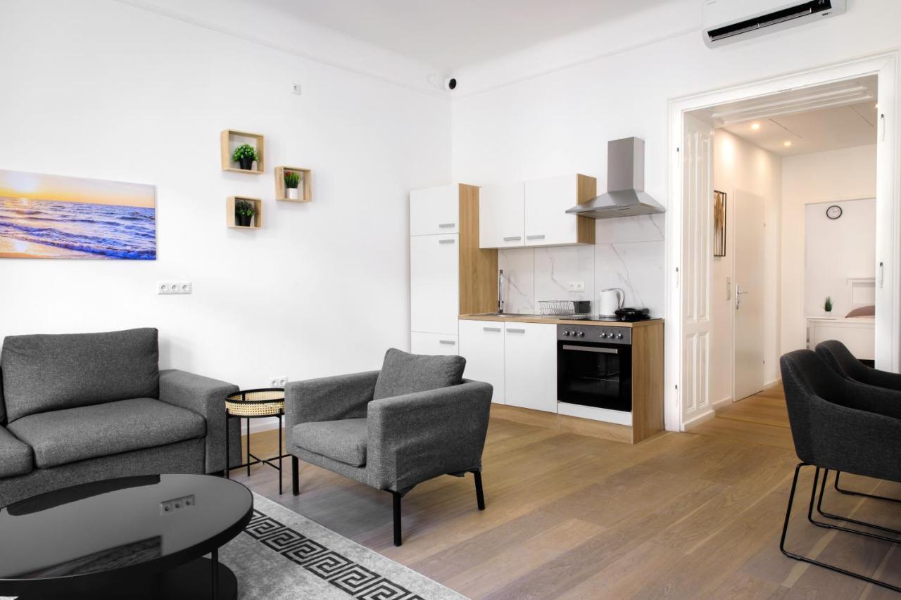 Royal Residences Apartment *