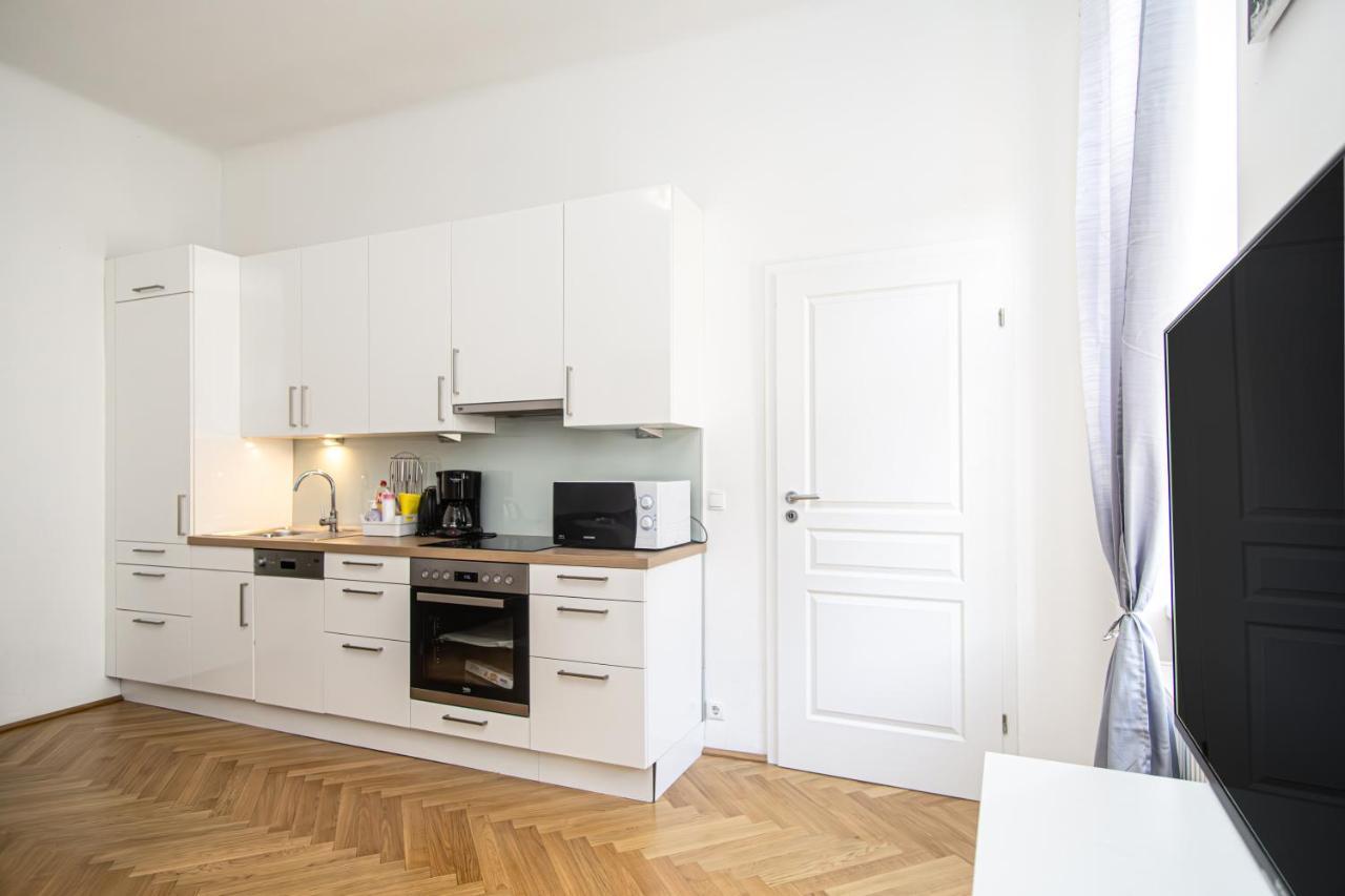 Raimond Ottakring 22 *