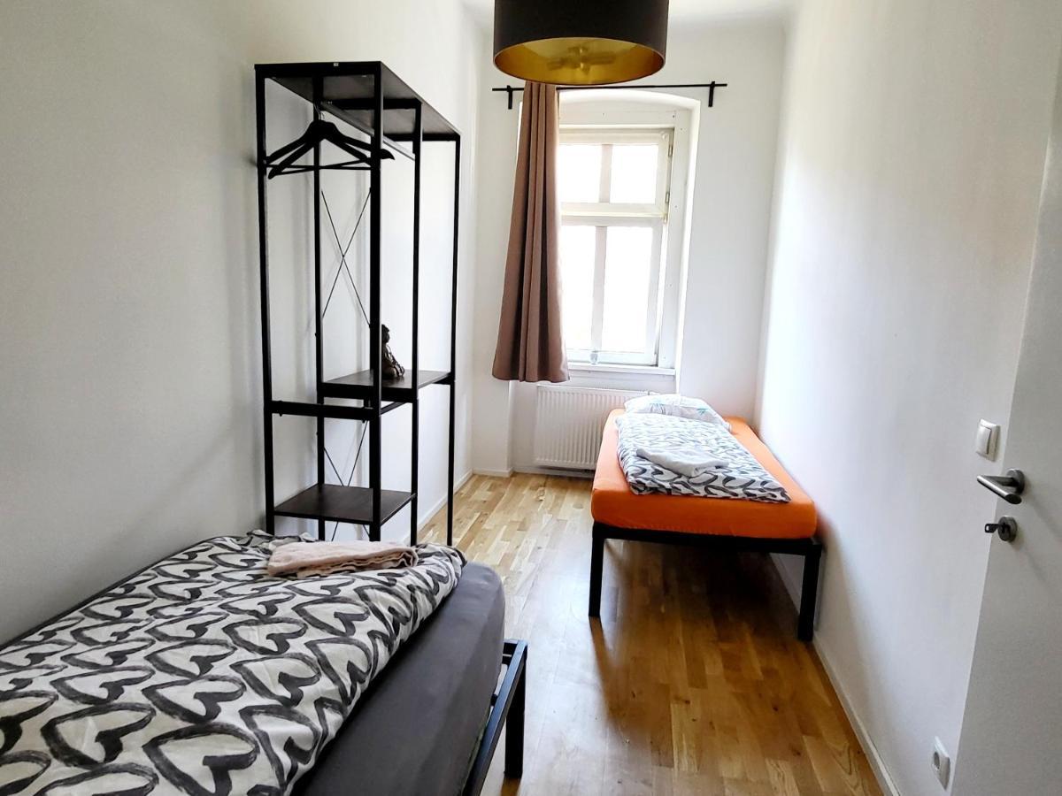 - Near Metro Station Apartamento *