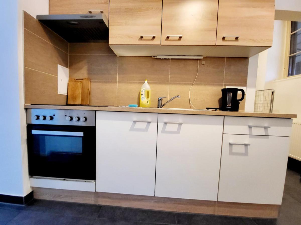 - Near Metro Station Apartamento *