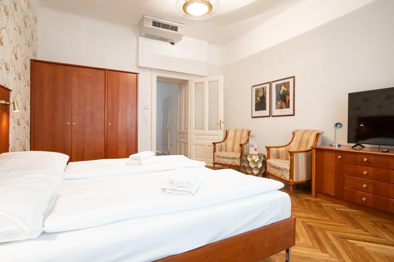 Spacious With A King-size Bed * Vienna