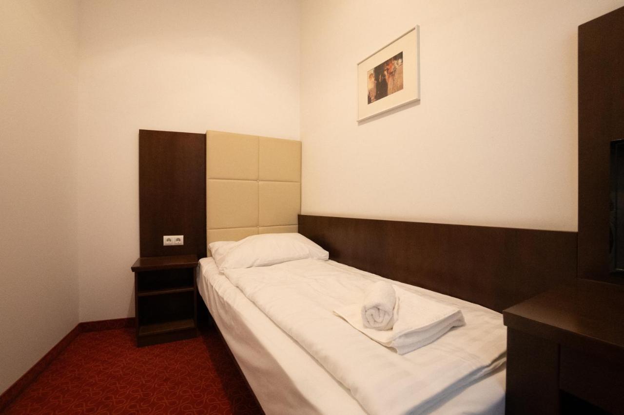 2-rooms With A King-size Bed *