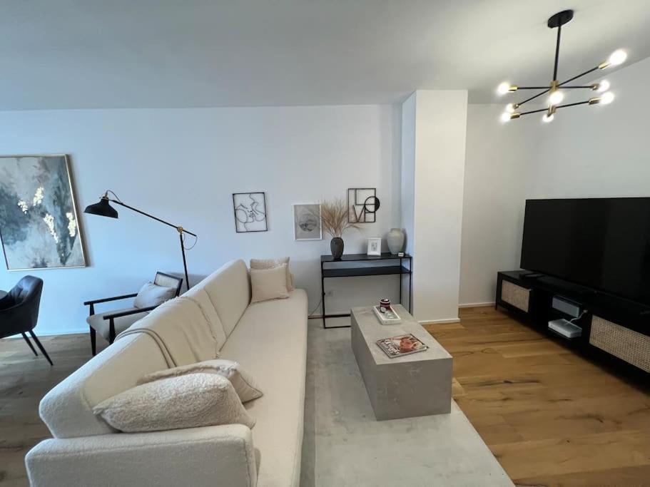 Stylishes Mit Grossem Balkon Nahe Hauptbahnhof Apartment Vienna
