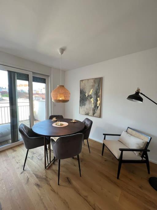 Stylishes Mit Grossem Balkon Nahe Hauptbahnhof Apartment Vienna