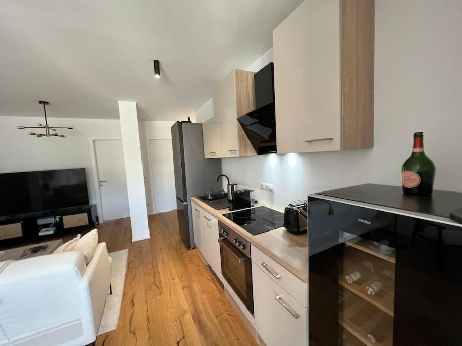 Apartment Stylishes Mit Grossem Balkon Nahe Hauptbahnhof Vienna