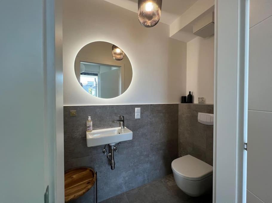 Stylishes Mit Grossem Balkon Nahe Hauptbahnhof Apartment Vienna