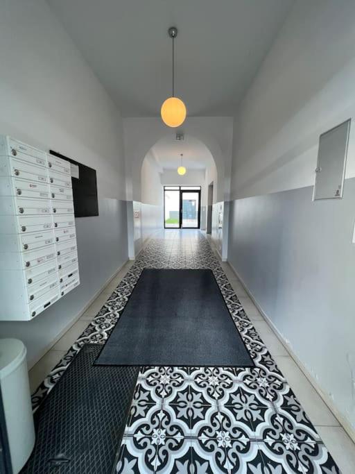 Stylishes Mit Grossem Balkon Nahe Hauptbahnhof Apartment