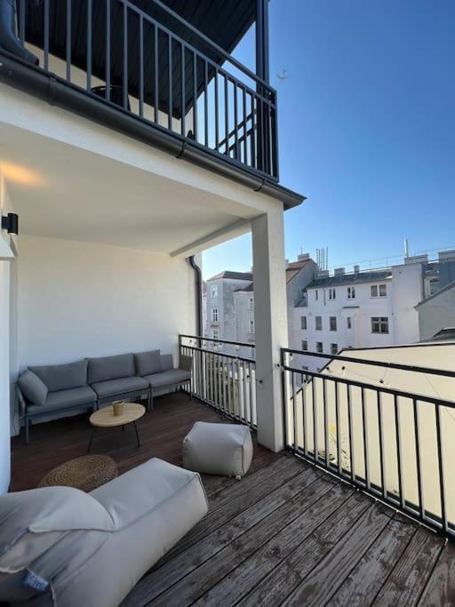 Stylishes Mit Grossem Balkon Nahe Hauptbahnhof * Vienna