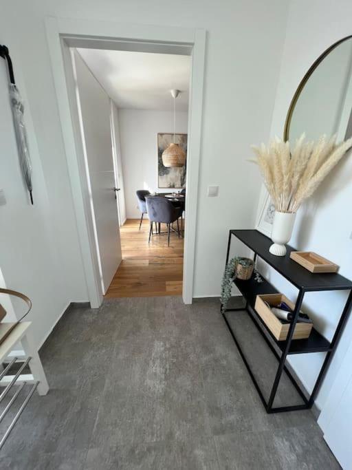 Stylishes Mit Grossem Balkon Nahe Hauptbahnhof Apartment Vienna