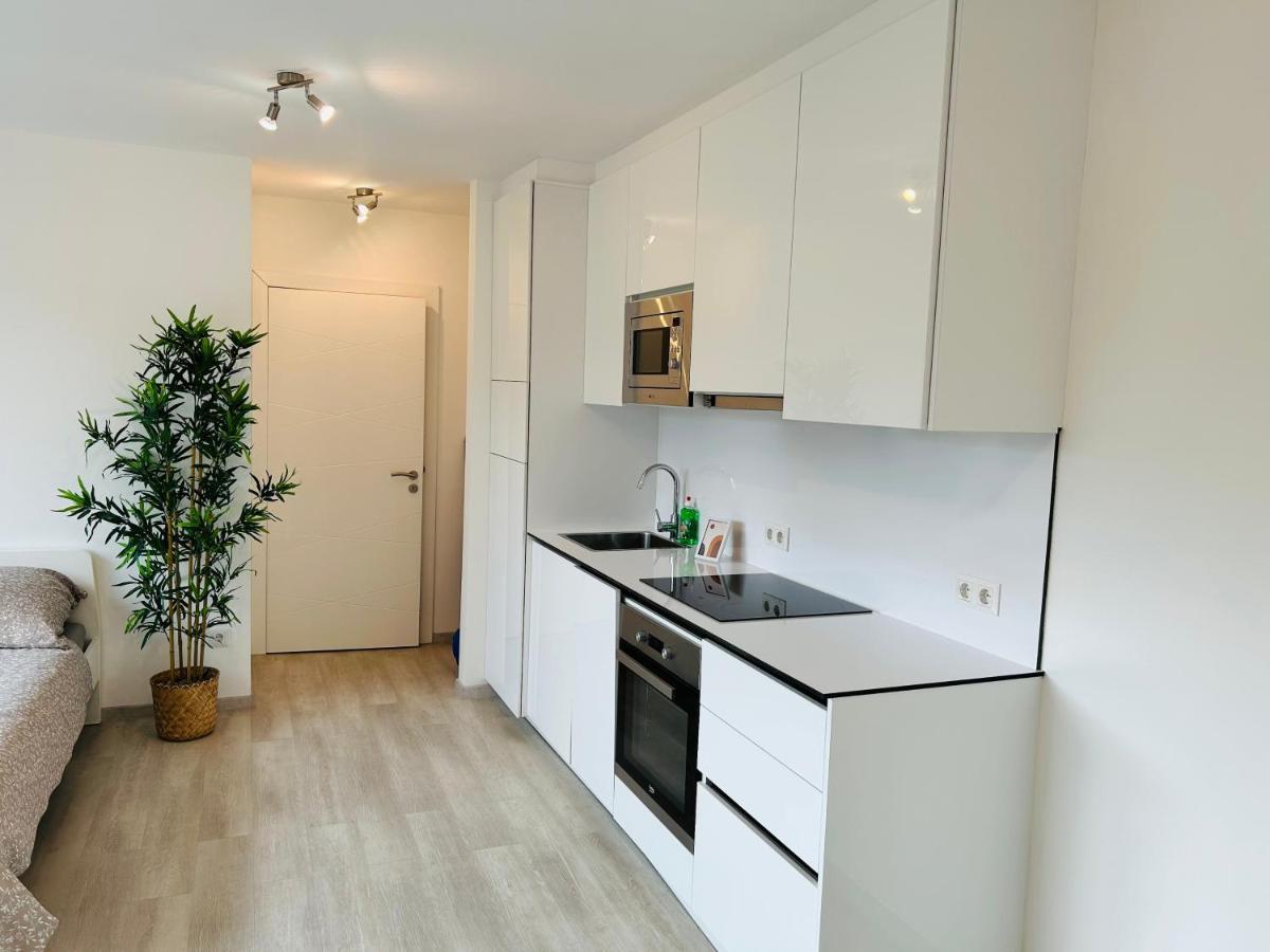 Apartment Sunny - Free Parking - Balcony *