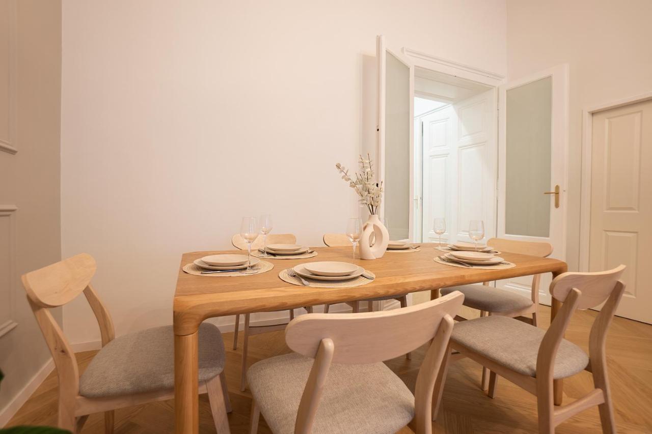 Apartment Spacious 110м2 Flat In The Center
