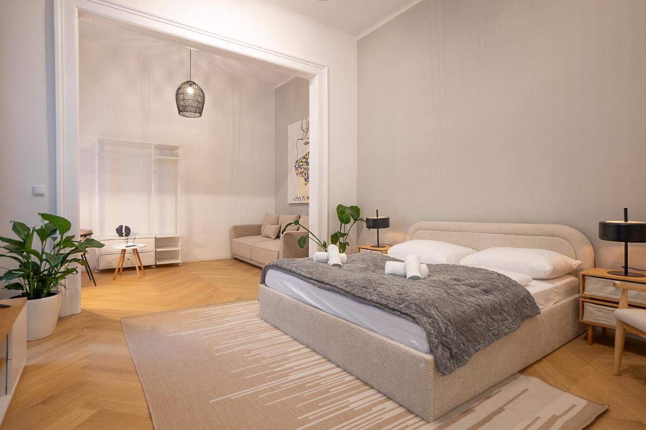 Apartment Spacious 110м2 Flat In The Center Vienna