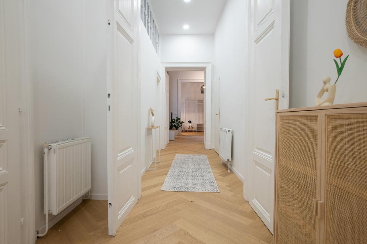 Spacious 110м2 Flat In The Center Apartment *