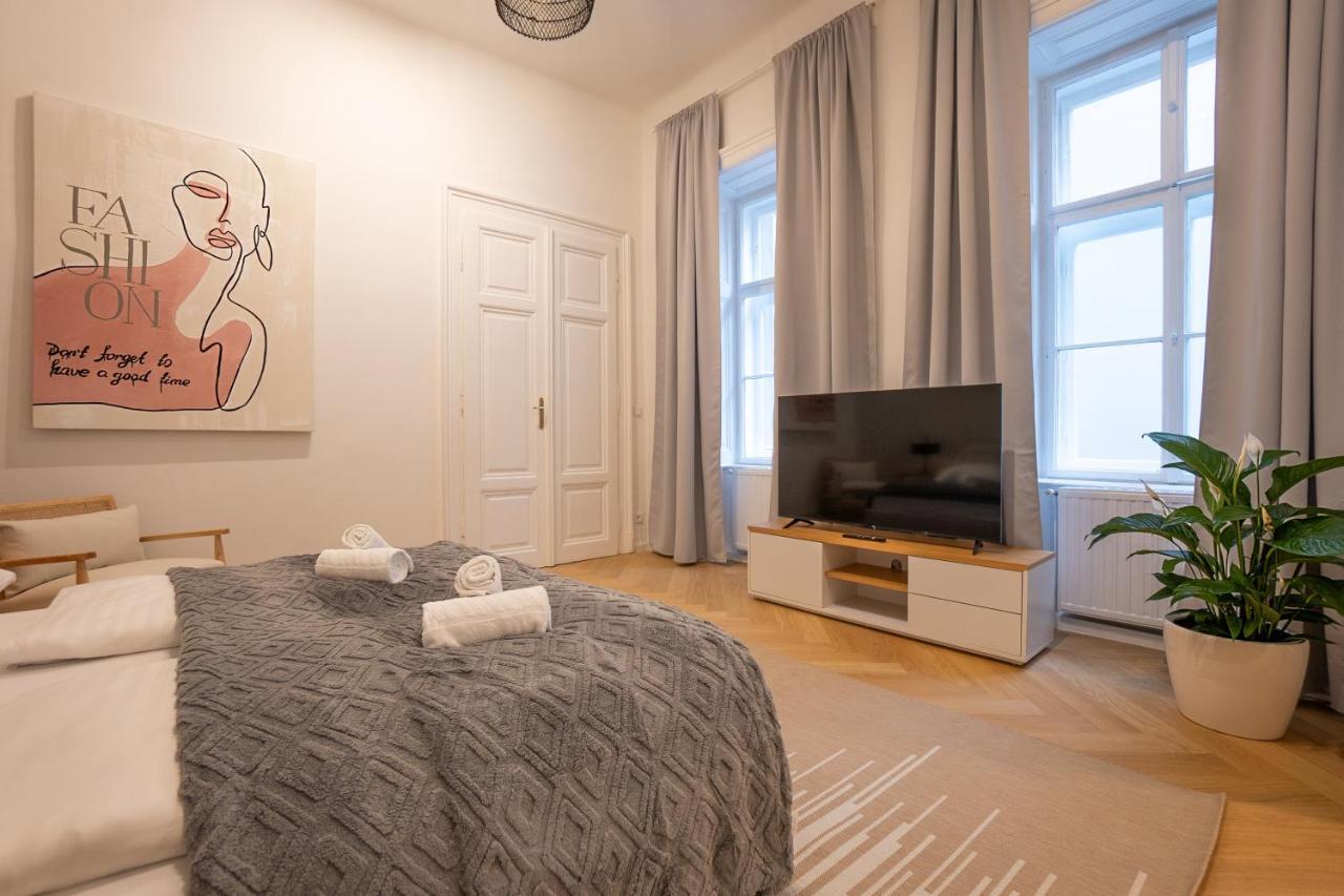 Apartment Spacious 110м2 Flat In The Center Vienna