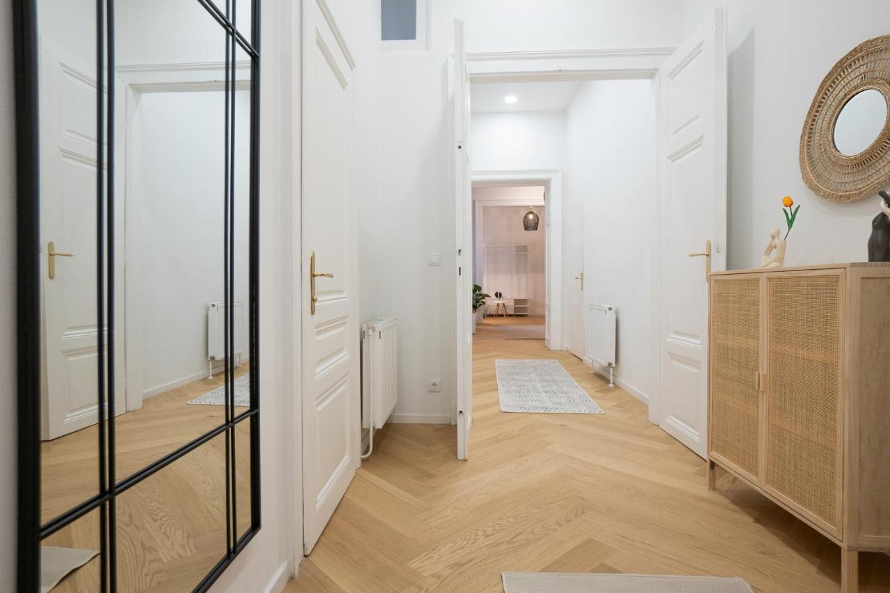 Spacious 110м2 Flat In The Center Apartment *