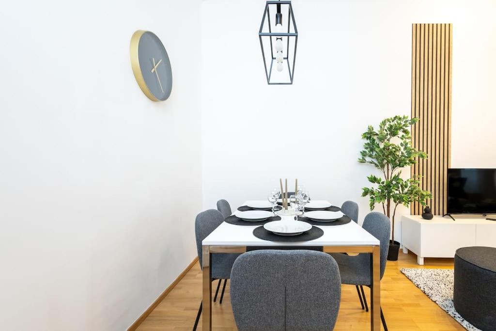 Orestaliving - Spacious 2br On The Danube Canal * Vienna