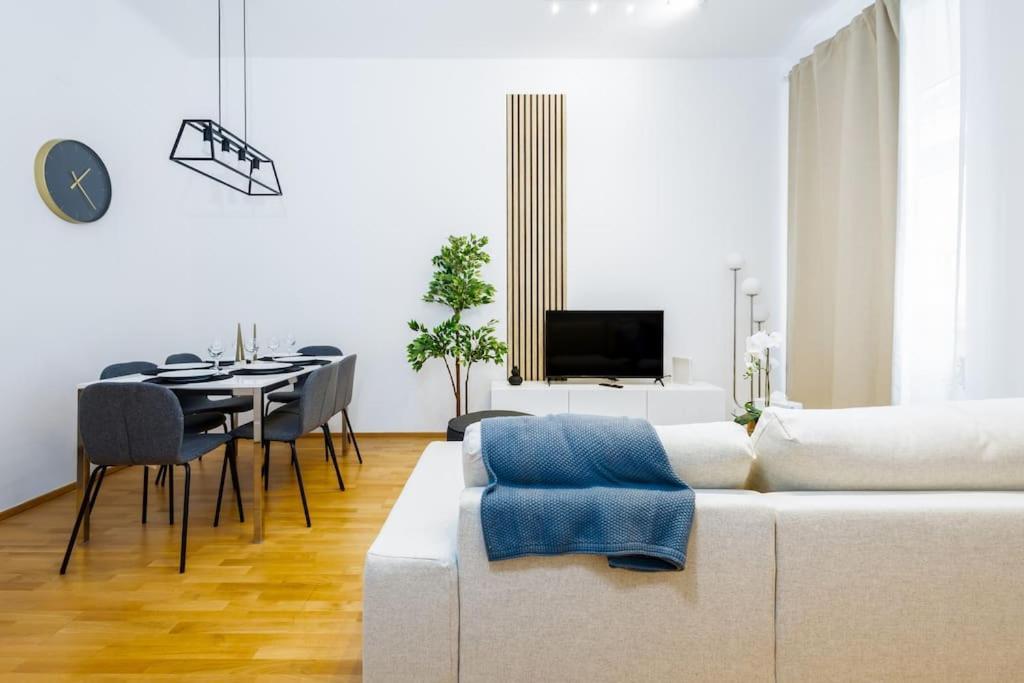 Apartment Orestaliving - Spacious 2br On The Danube Canal