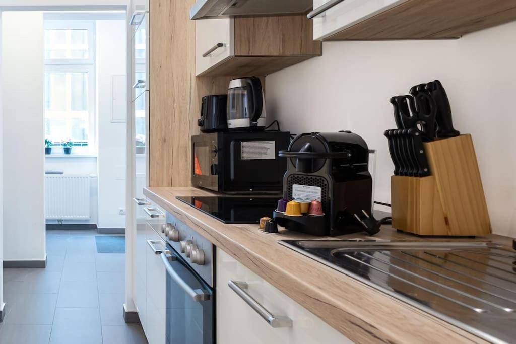 Apartment Orestaliving - Spacious 2br On The Danube Canal Vienna