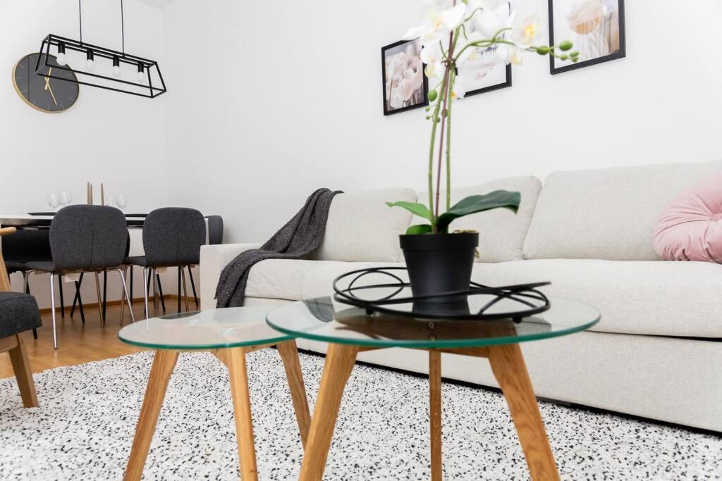 Apartment Orestaliving - 2br On The Danube Canal