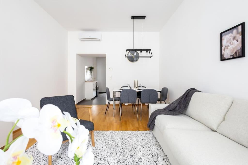 Apartment Orestaliving - 2br On The Danube Canal