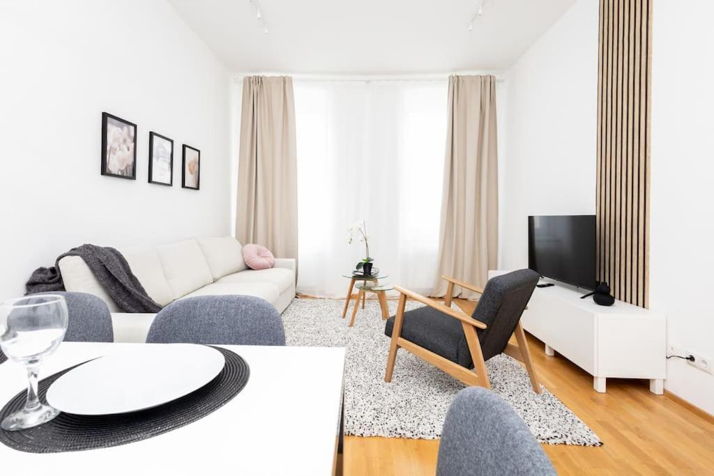 Apartment Orestaliving - 2br On The Danube Canal