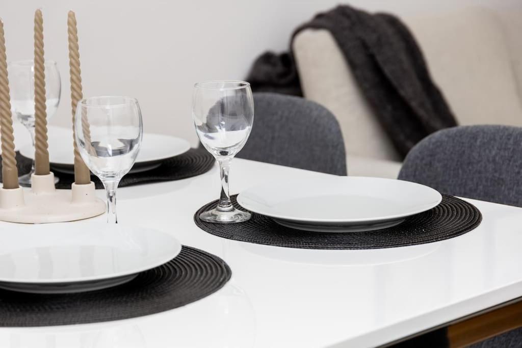 Orestaliving - 2br On The Danube Canal *