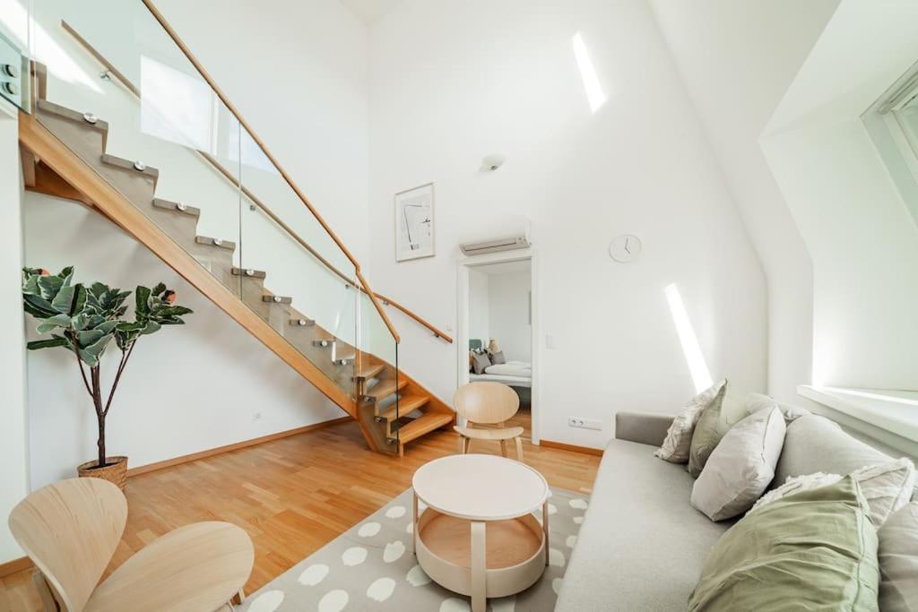 Apartment Chic #21 *