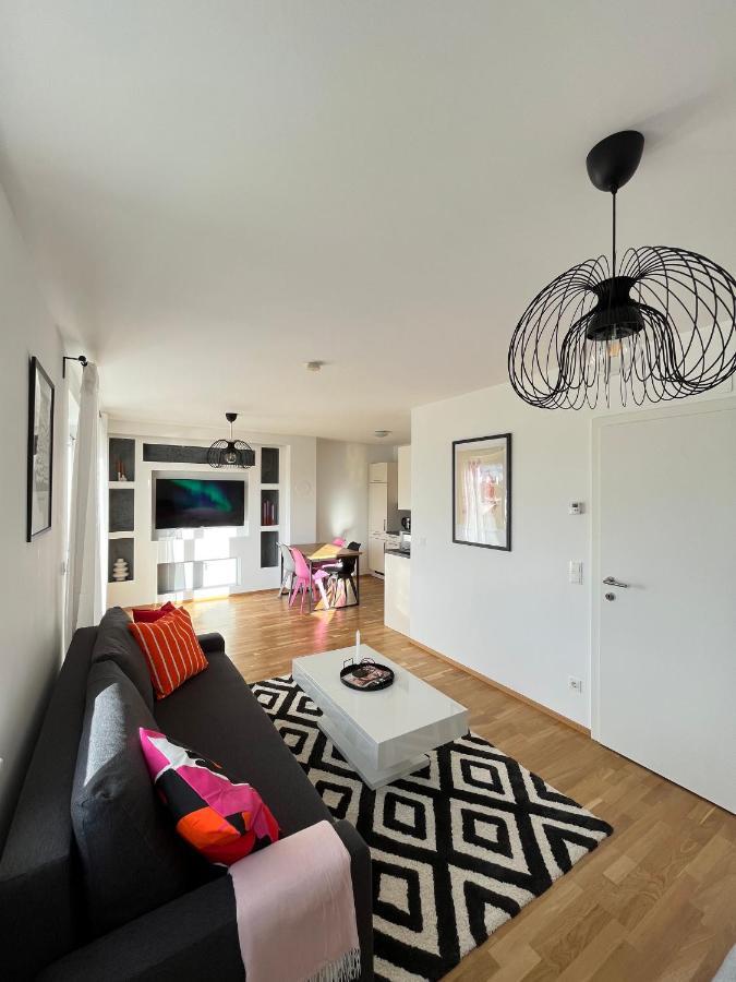 Penthouse Near Station With Free Parking Apartment