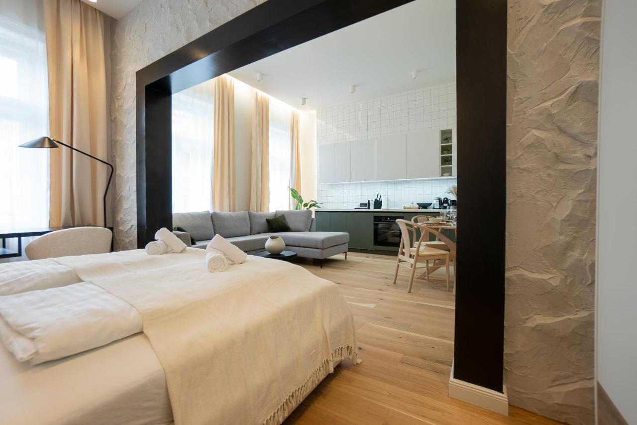 Brand-new 2-room With A King Size Bed *