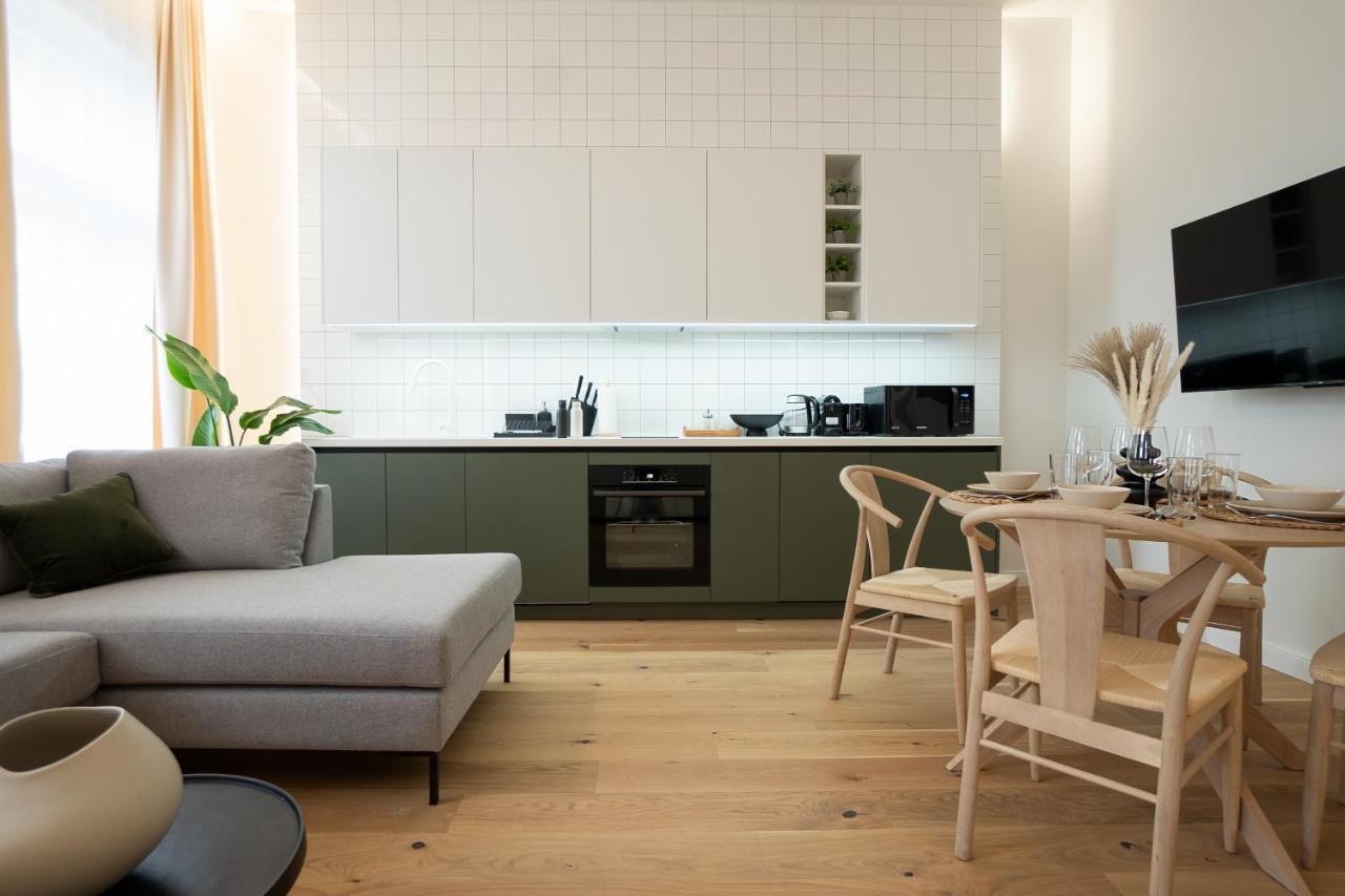 Brand-new 2-room With A King Size Bed Apartment