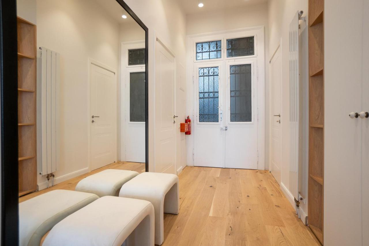 Brand-new 2-room With A King Size Bed Apartment
